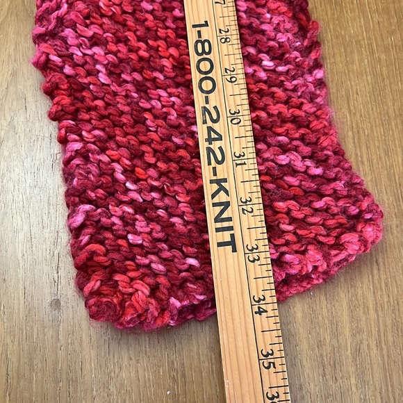 NEW-Hand Made Knit Super Soft and Chunky Wool Hat & Scarf Set, Cranberry - Picture 8 of 9
